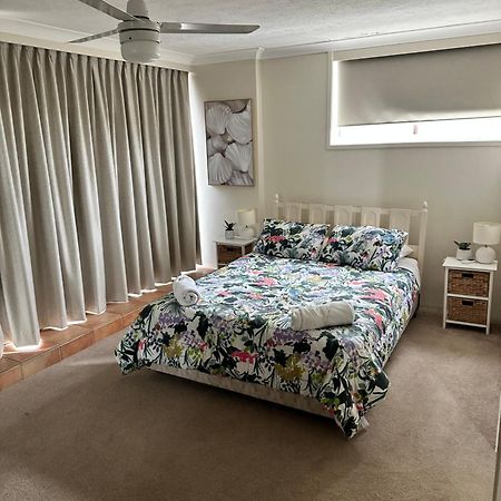 Queensleigh Holiday Apartments Broadbeach Exterior photo