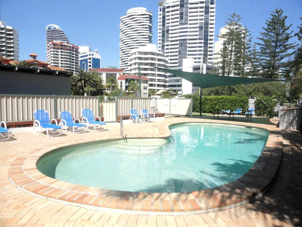 Queensleigh Holiday Apartments Broadbeach Exterior photo