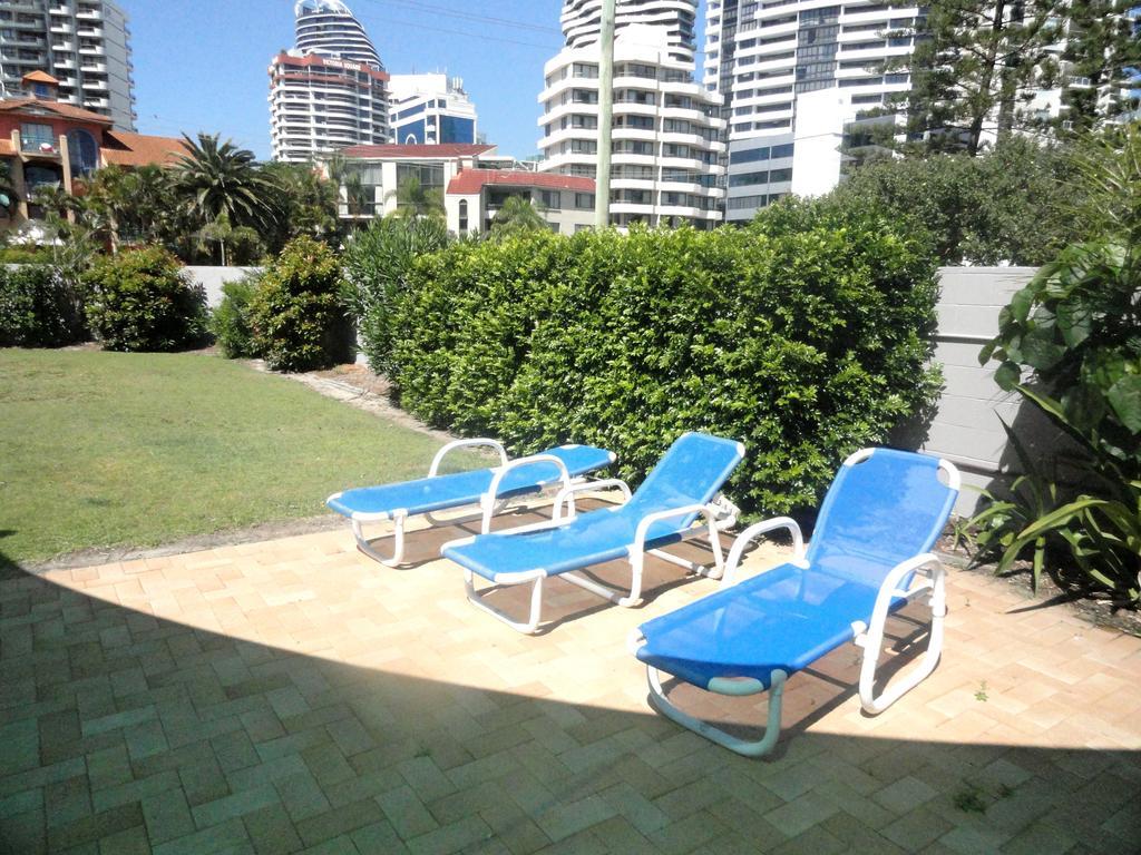 Queensleigh Holiday Apartments Broadbeach Exterior photo
